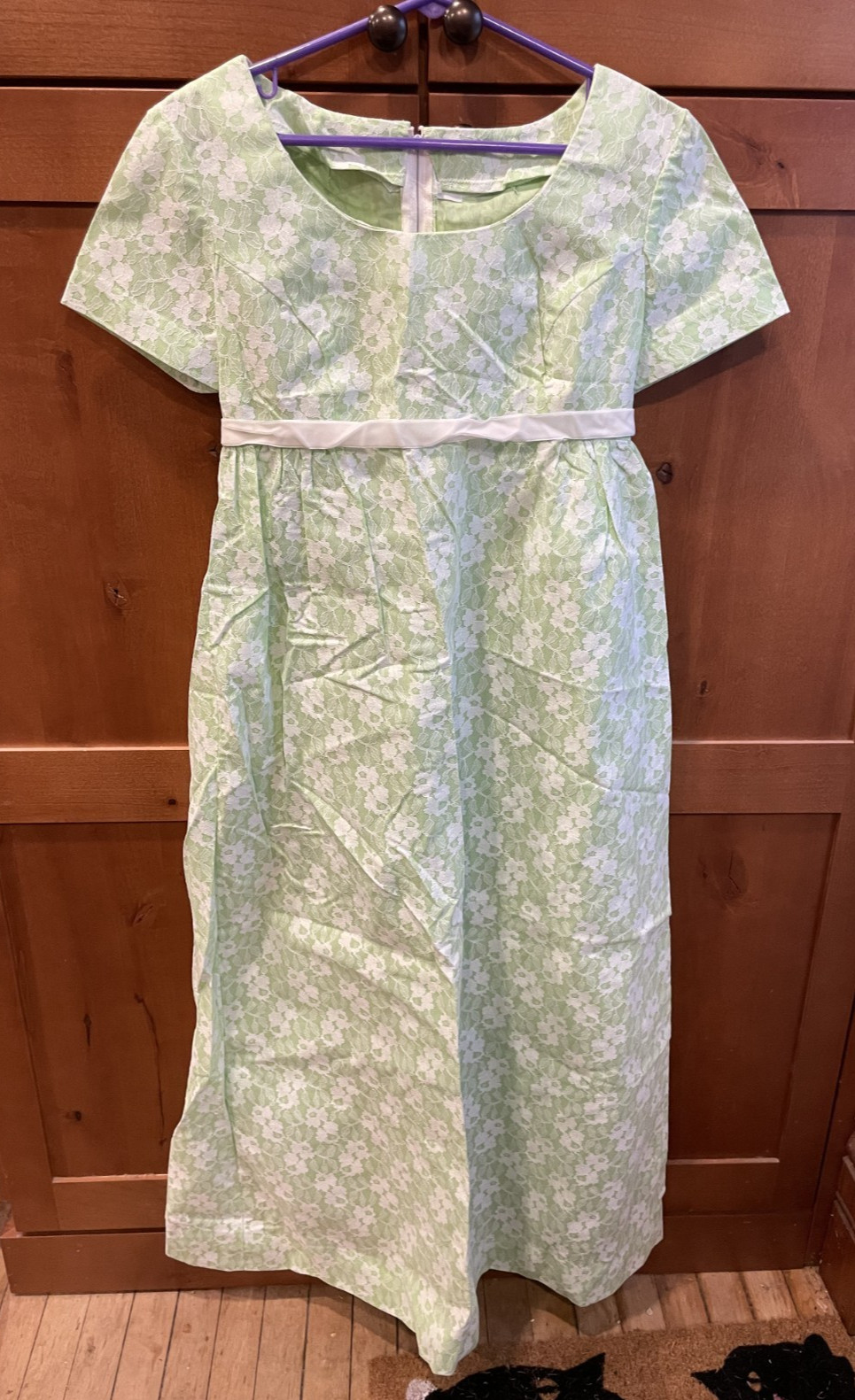 70s White Lace over mint Green Maxi Dress 9/10? empire waist