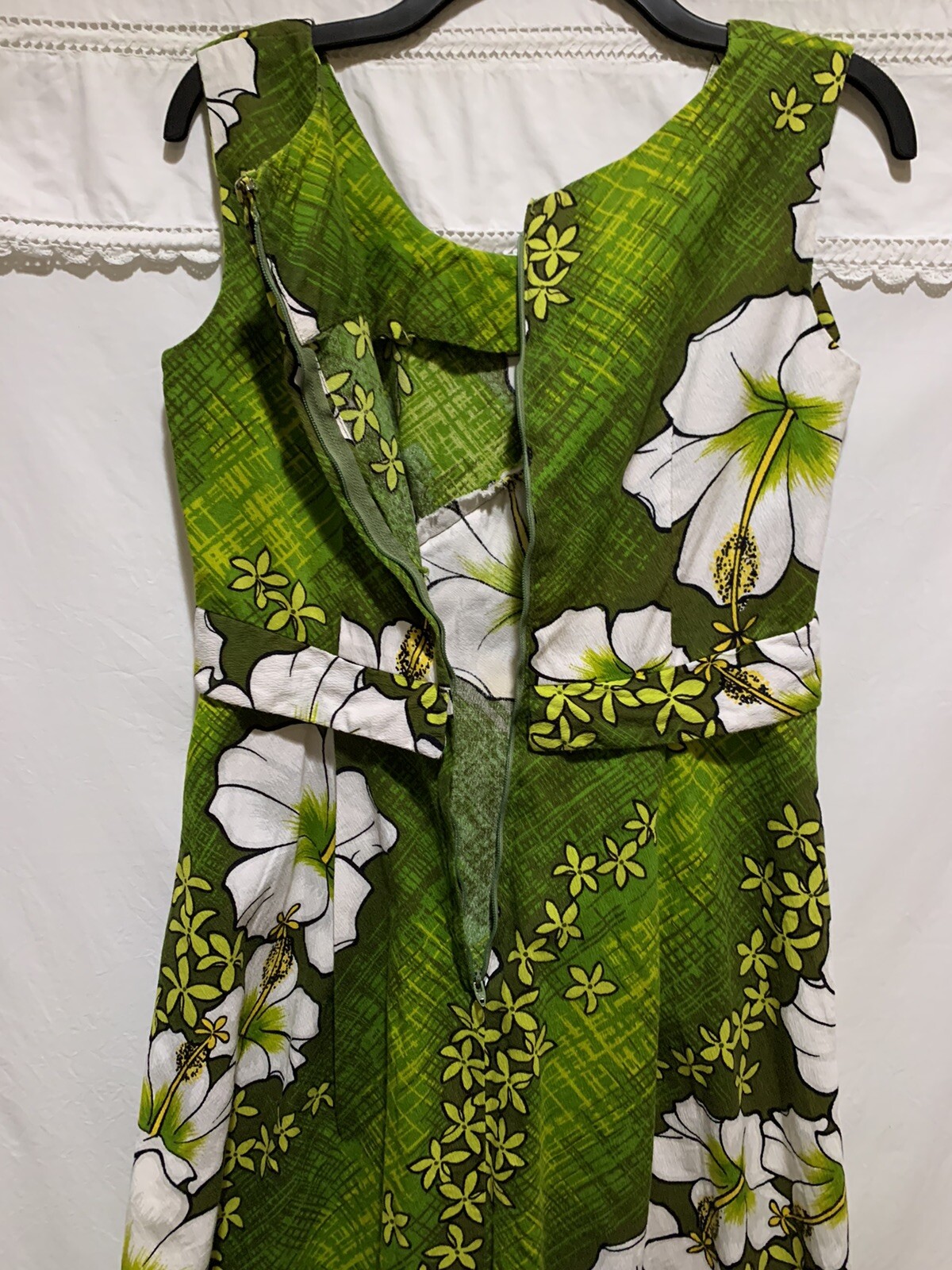 ❤️Vintage HAWAII NEI Hawaiian 70’s HONOLULU Lime Green Hibiscus Floral Dress