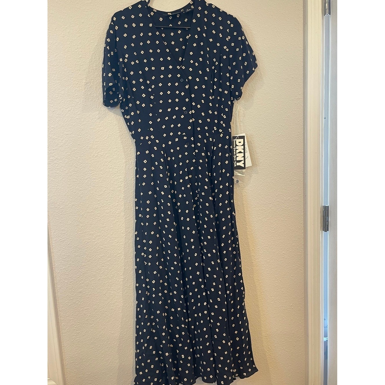 NWT DKNY Vintage Silk Navy Blue Cream Button Up V Neck Midi Maxi Dress Size 10