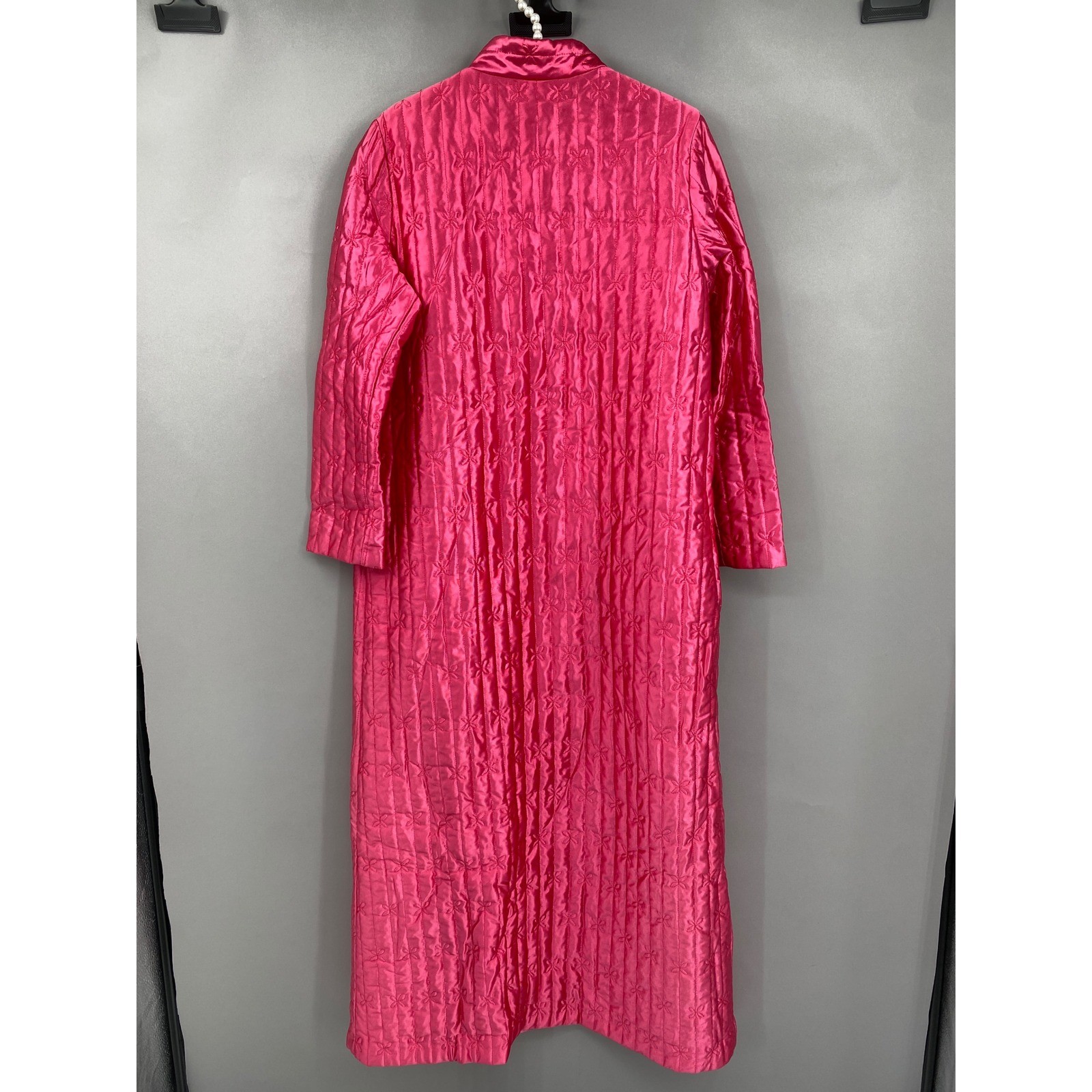 Vintage Jolie Two Quilted Robe Women Size Medium Hot Pink Bow Stitch Button