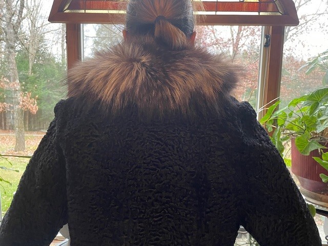 Vintage black Pershing jacket with raccoon fur collar, size medium, fully lined,