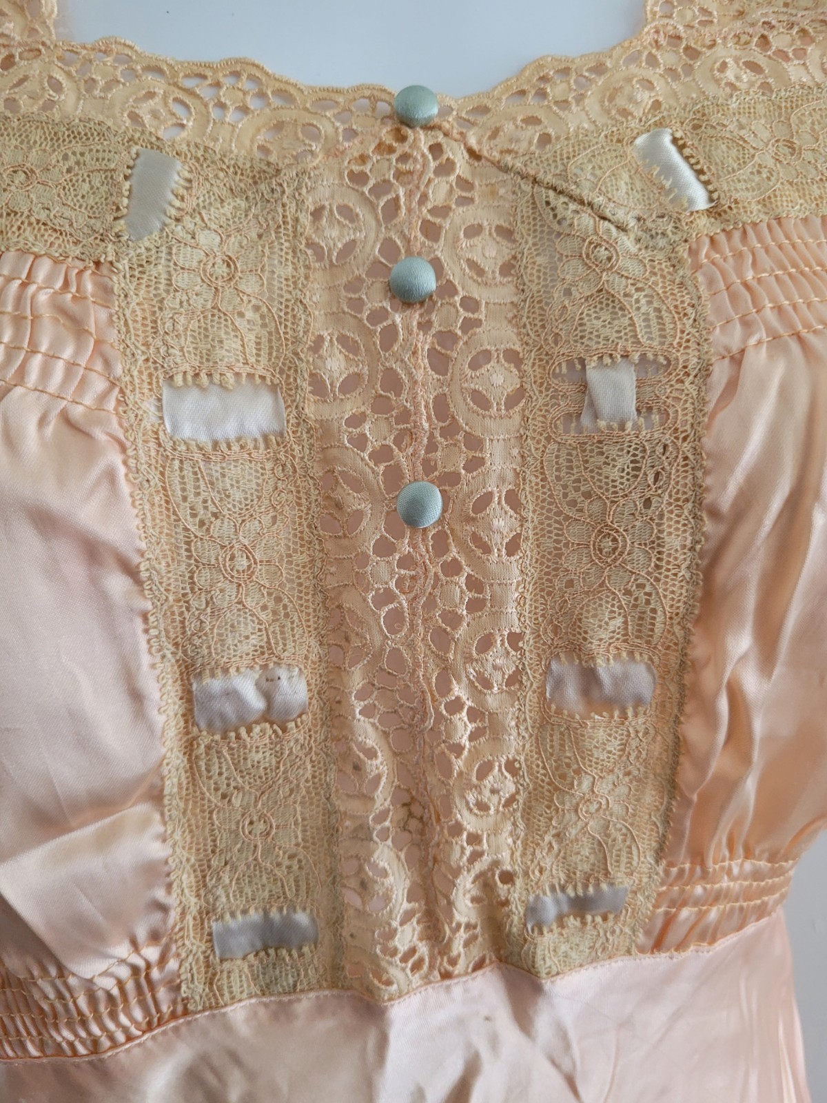 Vintage 1930s Peach Nightgown w Lace Trim & Ribbons Unworn Size 40