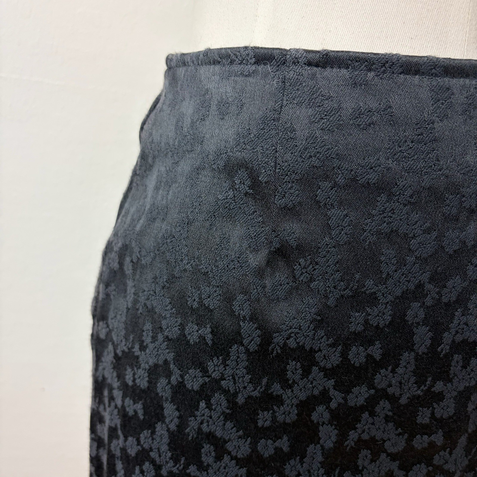 90’s Floral Jacquard Woven Stretch Skirt Slit Satin California Influence Black