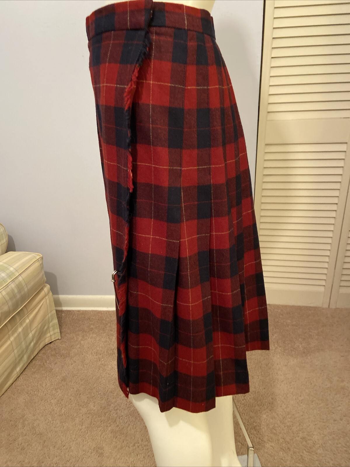 David Brooks Ltd Vintage Wool Red & Black Plaid Pleated Wrap Skirt fringe, Sz 6