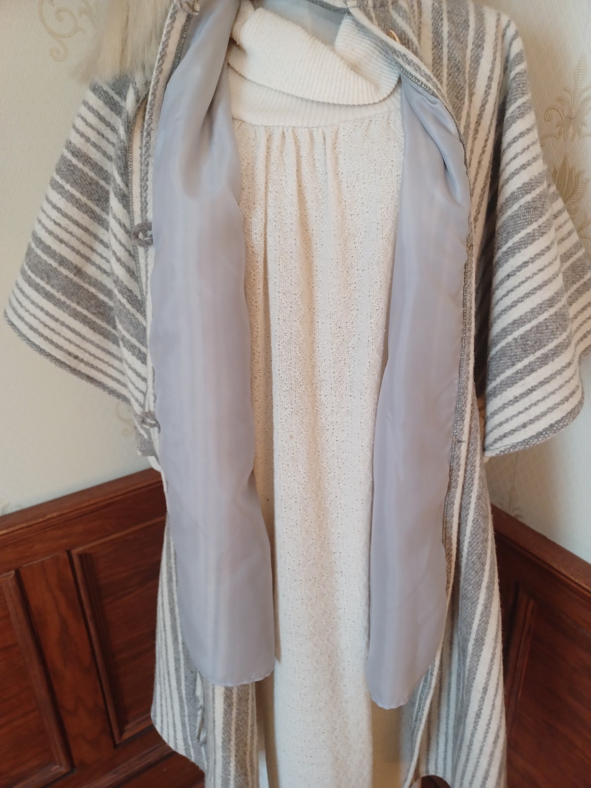 Vintage 1960s/1970s Grey Stripe Wool Boho Victorian Cottagecore Cloak Coat
