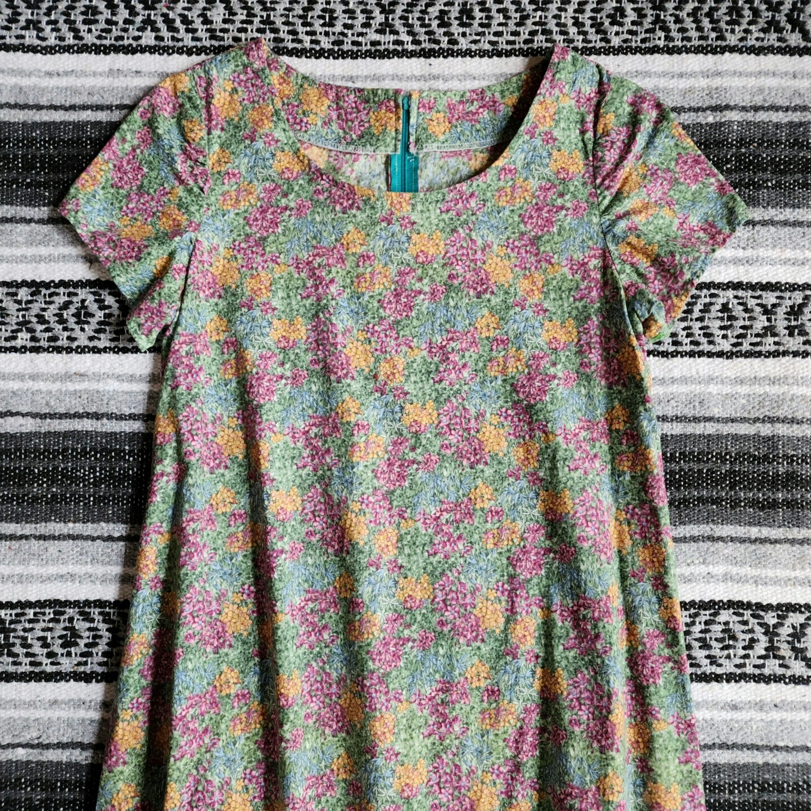 Vtg Unbranded Sz S/M Below Knee Midi Short Sleeve Shift Tent Dress Floral Print