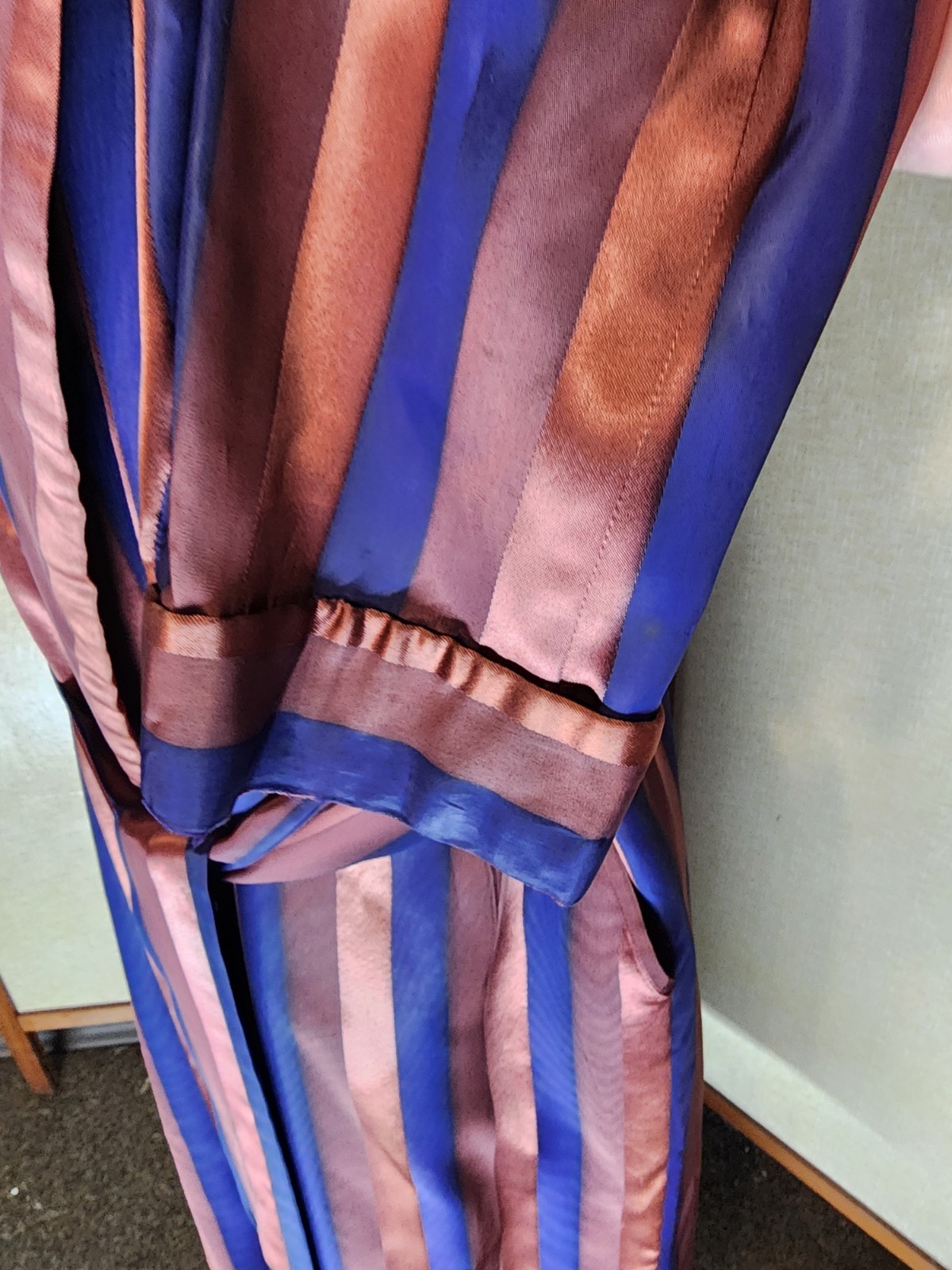 Royal Lounger Smoking Jacket 40s Maroon Blue Stripes Satiny Dressing Gown Deco