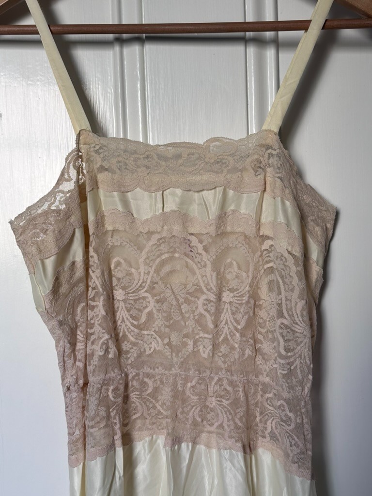 VINTAGE 1950s Joseph Magnin Creme Lace Lingerie Slip Dress (Silk and Lace)