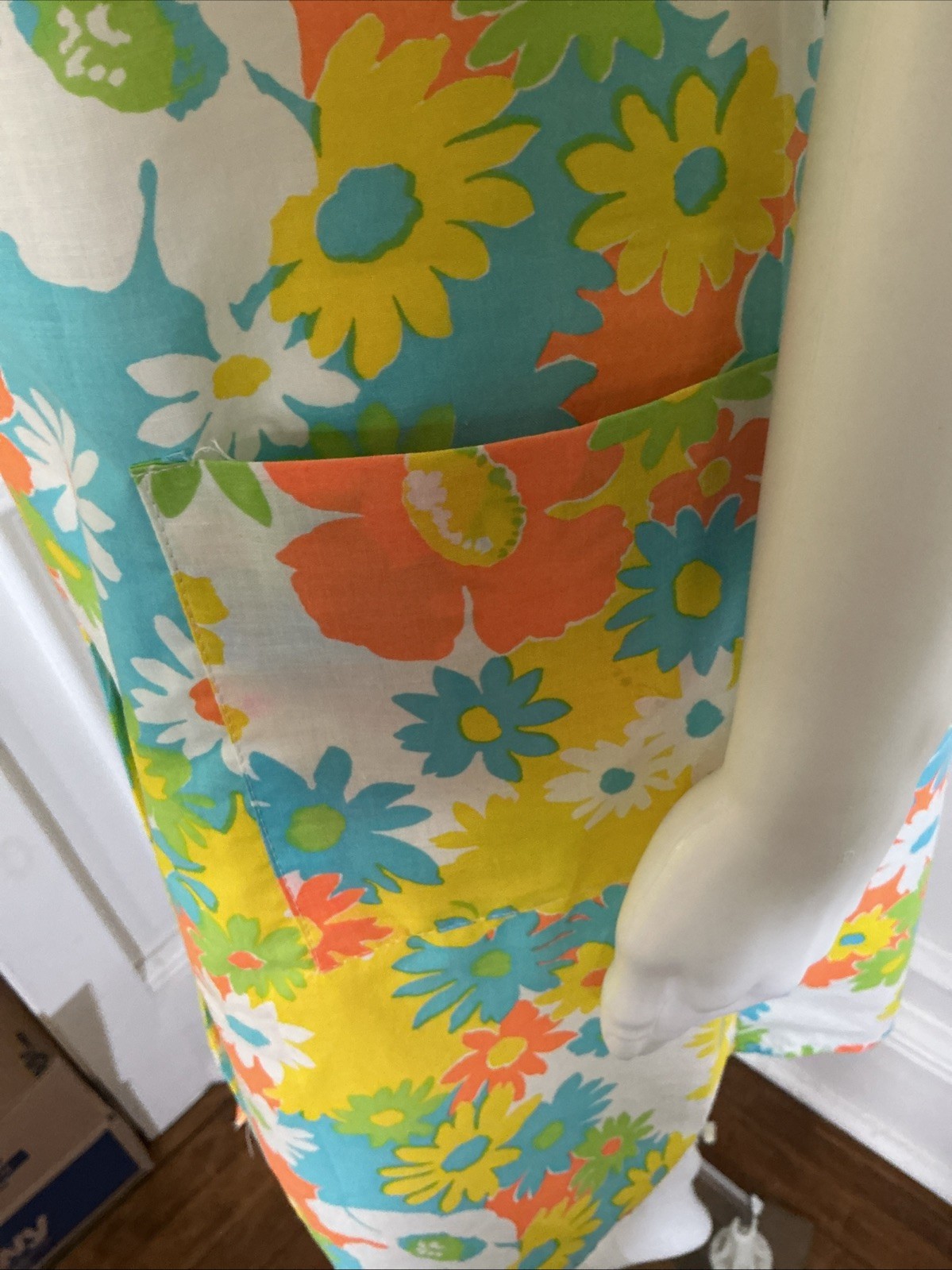 1960s Mod House Dress Sleeveless Button Front Flower Power Cotton Shift Dress