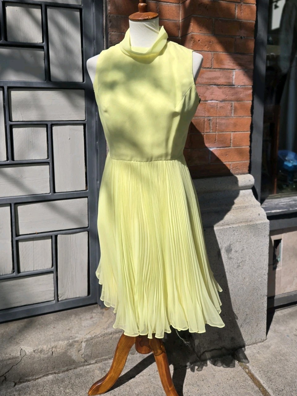 VTG 1960s Jack Bryan by Dupuis Daffodil Yellow Accordion Pleat Sleeveless Dress