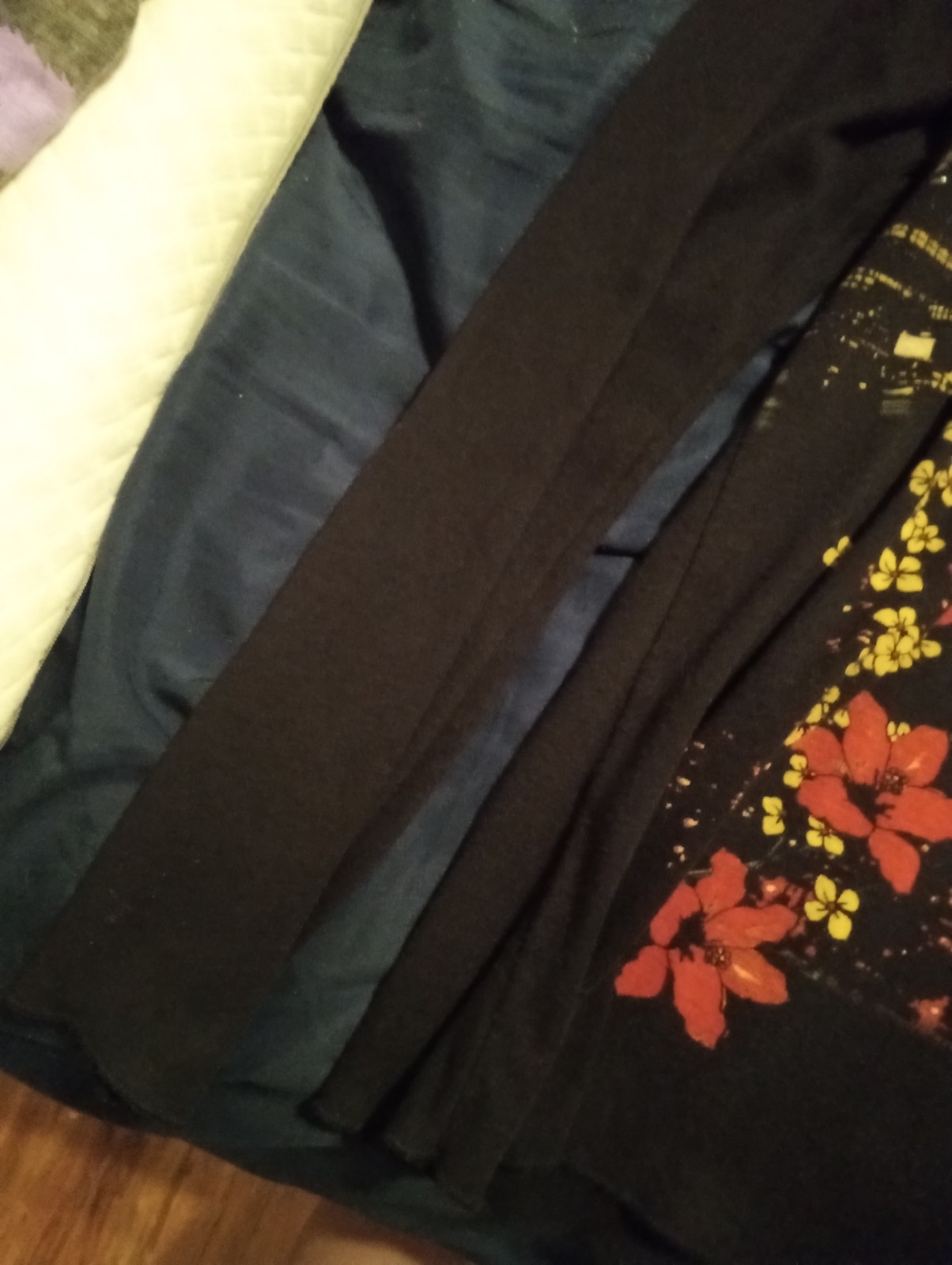 2 Vintage Suzie Blouses Shirts XL NY New York Studs Brooklyn Bronx Broadway etc