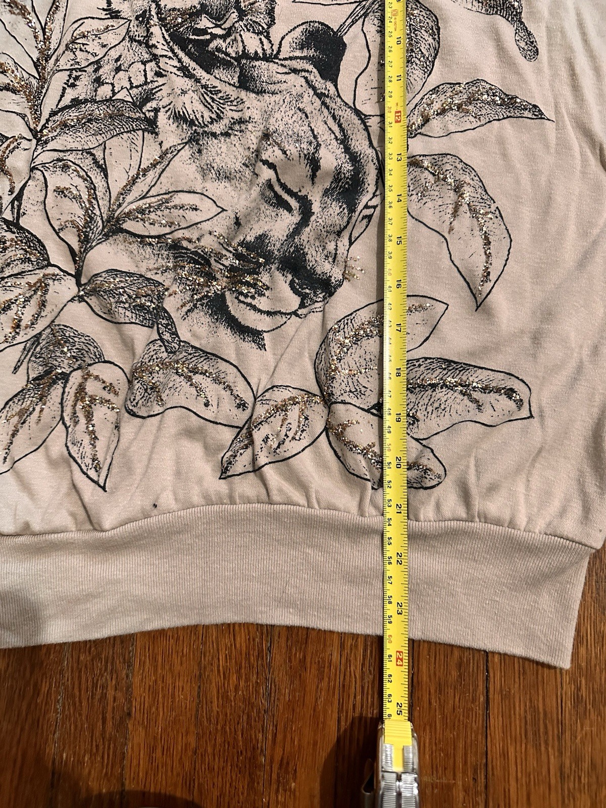 Vintage 80s Women’s Medium Big Cat Glittery Beige and Black Shirt