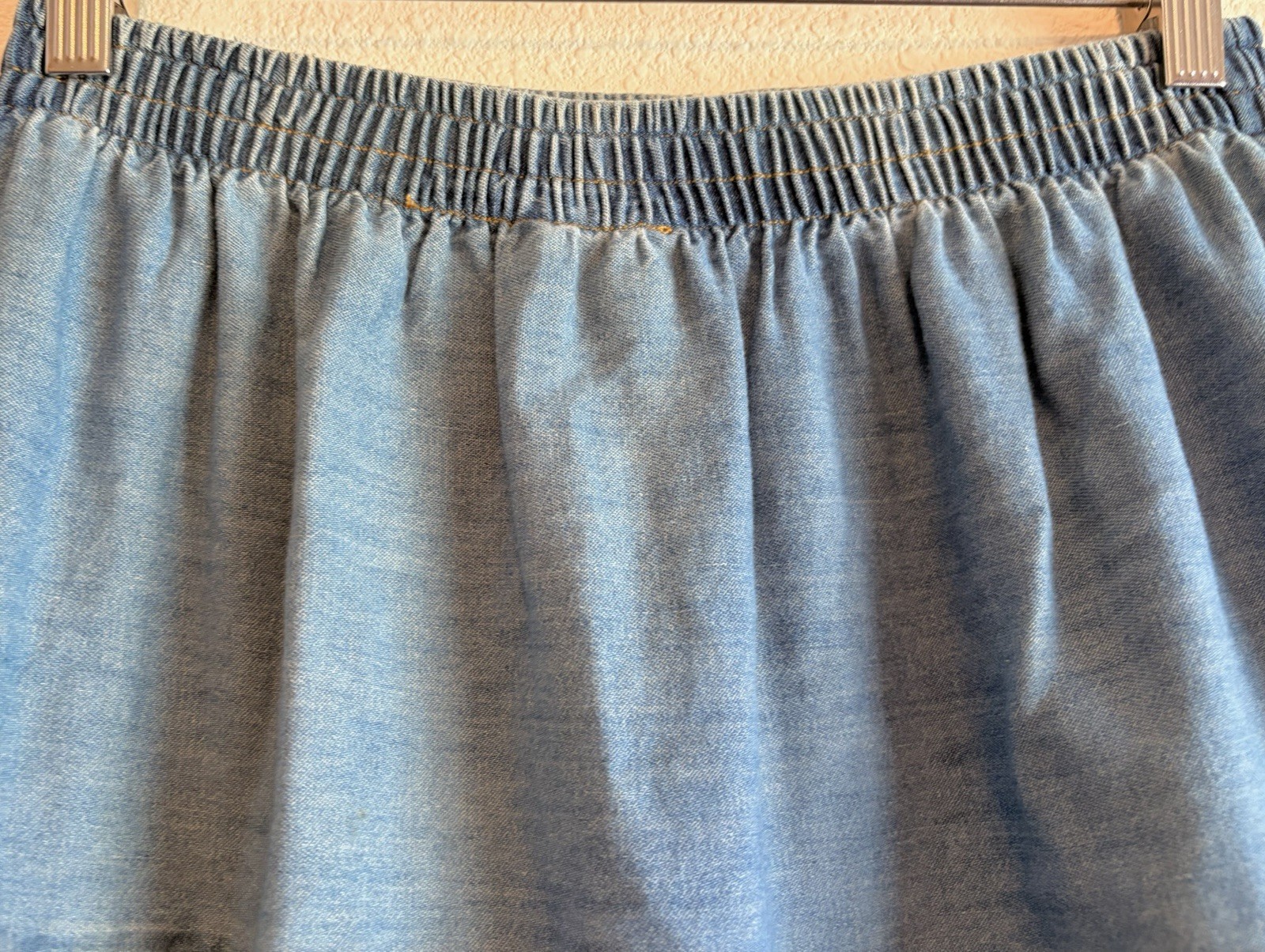 80S VTG CHAMBRAY DENIM SKIRT LACE TRIM M Peasant Cottage Boho Western USA MADE