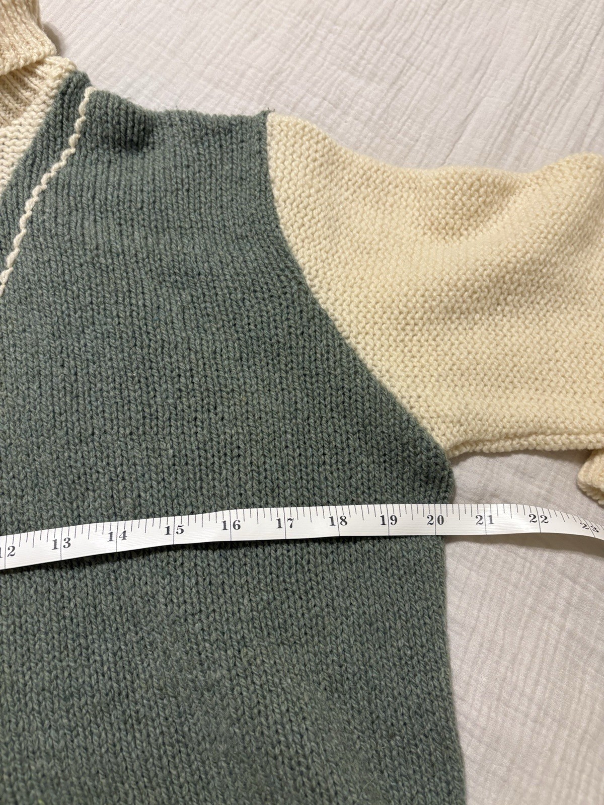 Vintage, 100% Imported Shetland Wool, WPL 5630 Women’s Sweater – Cream And Green