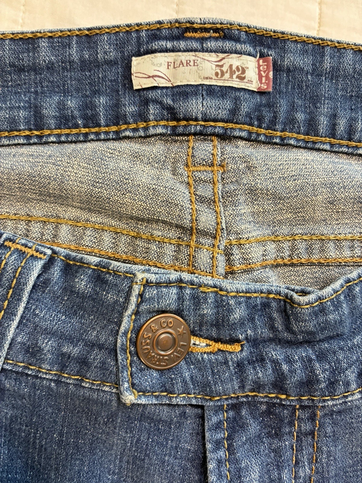 Levi’s 542 Women’s Plus Size 22W Medium Flare Jeans Flap Pocket Blue Y2K 2008