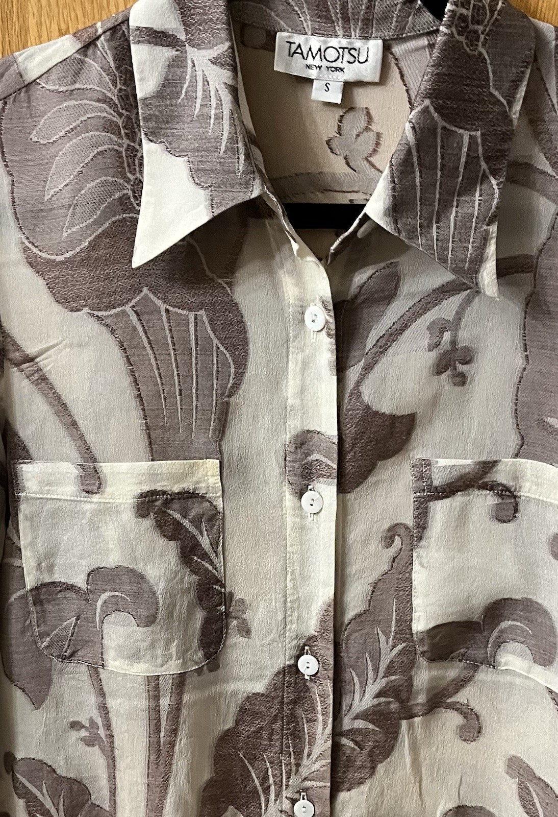 Tamotsu NY Vintage Silk Blouse- Rare Find, Floral Print Size small, Very Good !