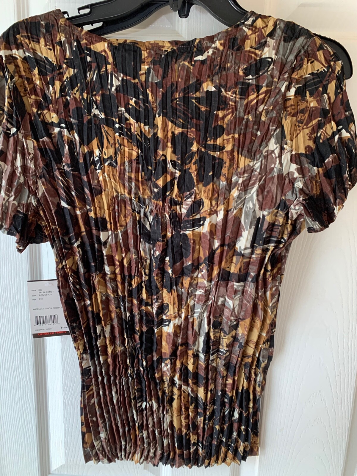 D01 axcess vintage WOMENS BROWN,TAN,GOLD,BLACK VNECK Short sleeve top SZ L. new