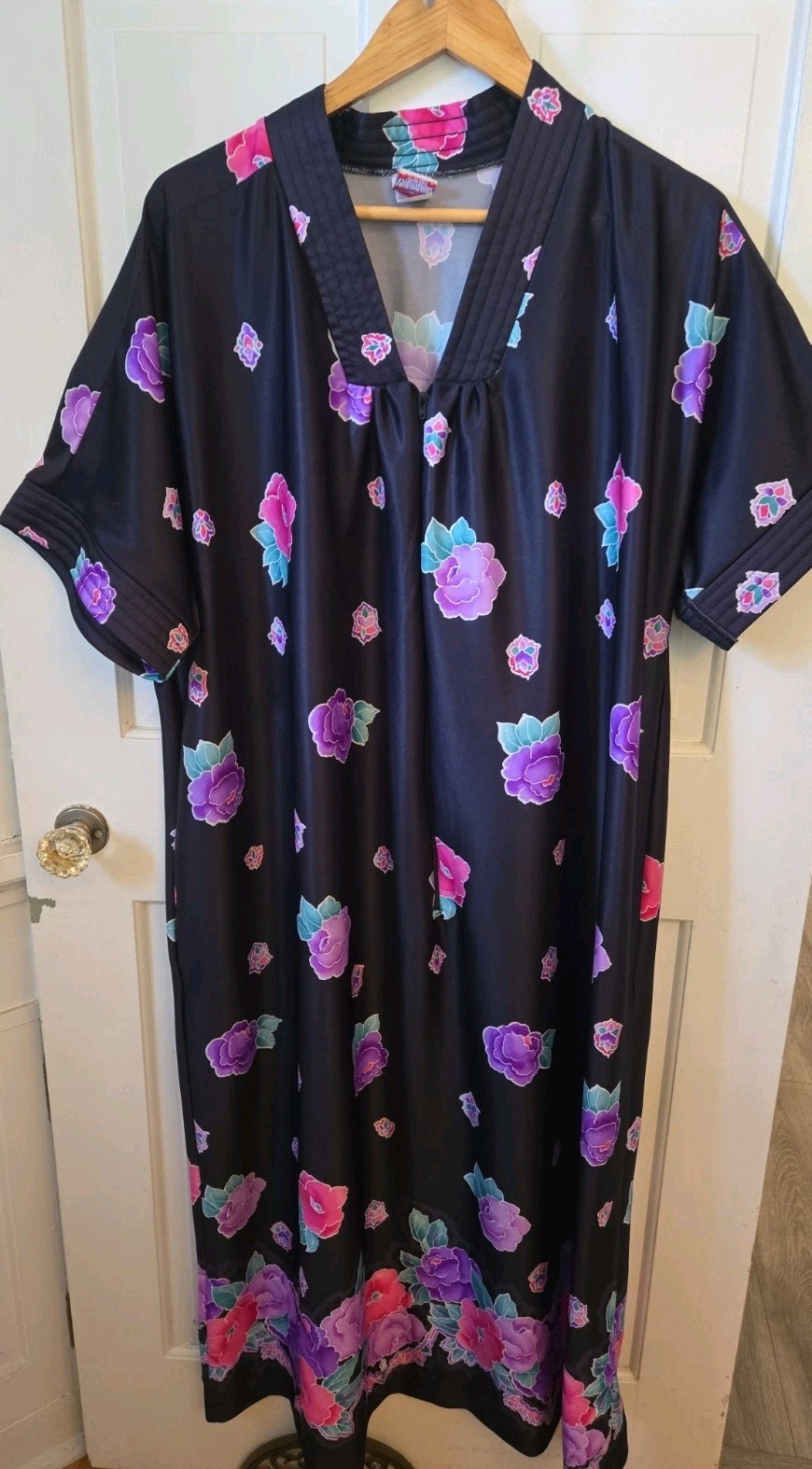 Granada Vintage Zip Front Caftan Robe Black Floral Maxi USA One Size Pocket