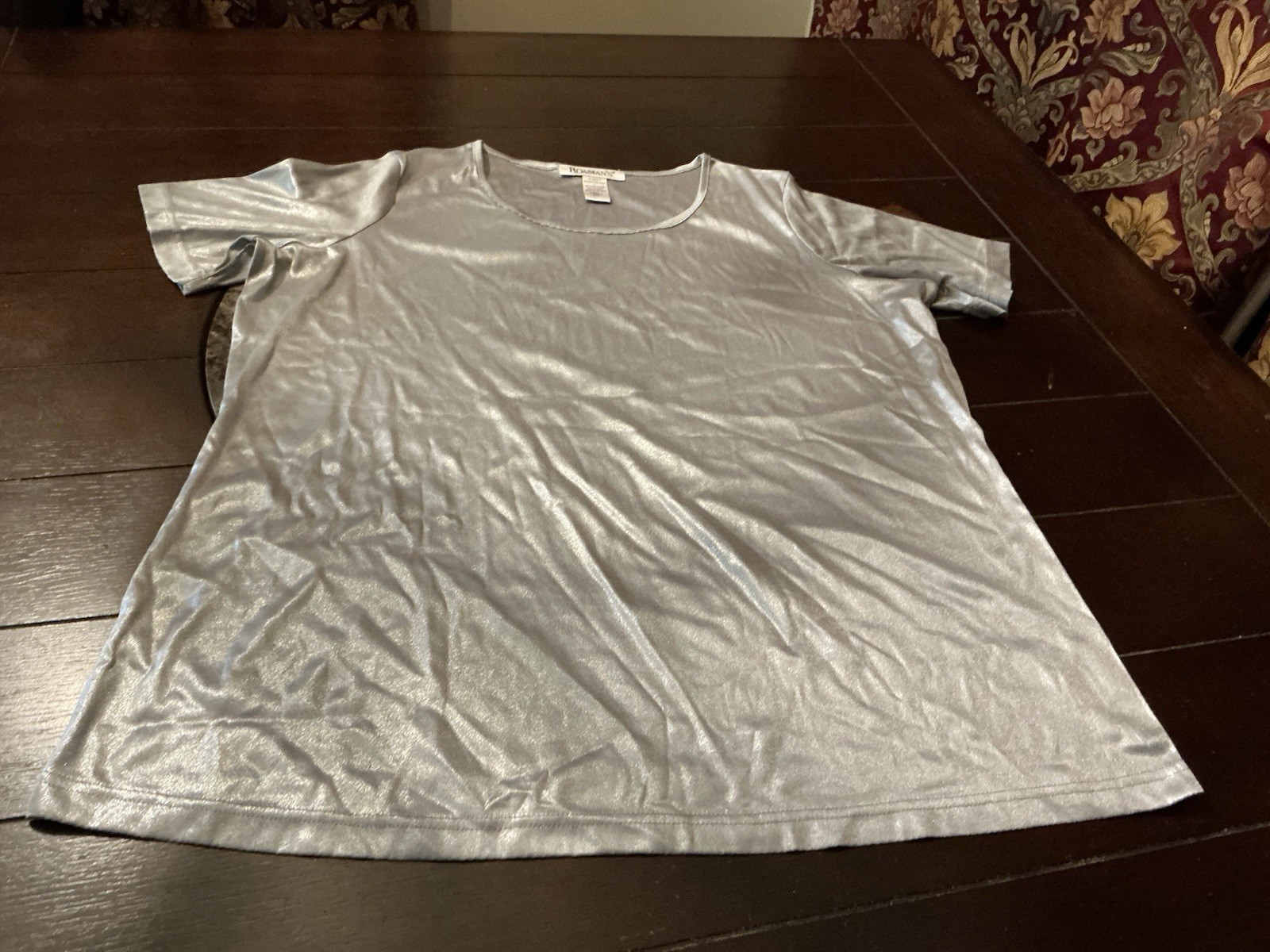 Silver Metallic Satin Shiny Camisole Shirt Top L, Roaman’s, short sleeve, used