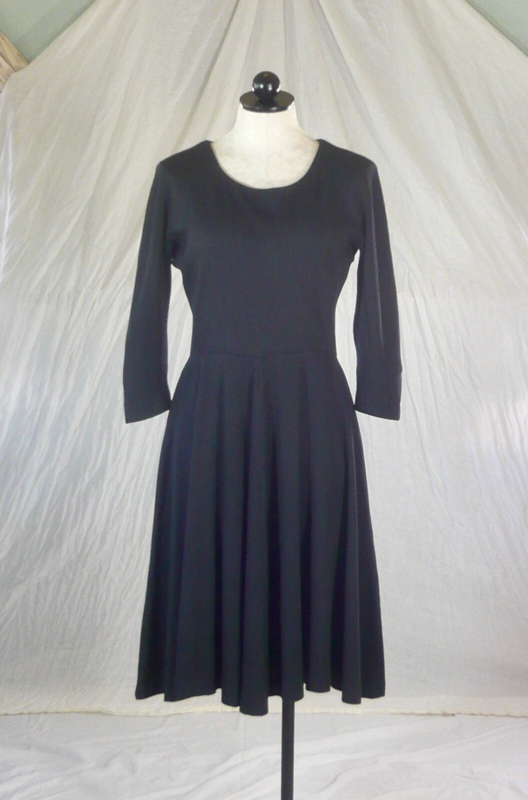 MAX MARA vintage 90s wool minimalist perfection LITTLE BLACK DRESS fit + flare M