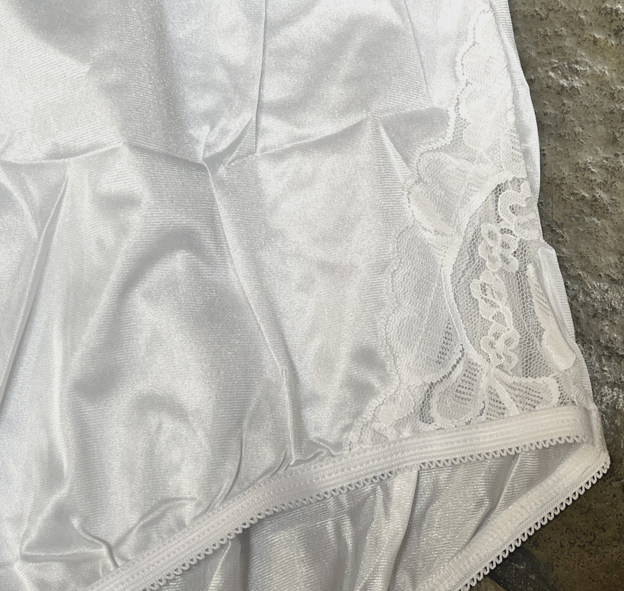 Vanity Fair 9/2XL Lace Hip White SATIN Full Brief Panties #13801 Vintage NWT