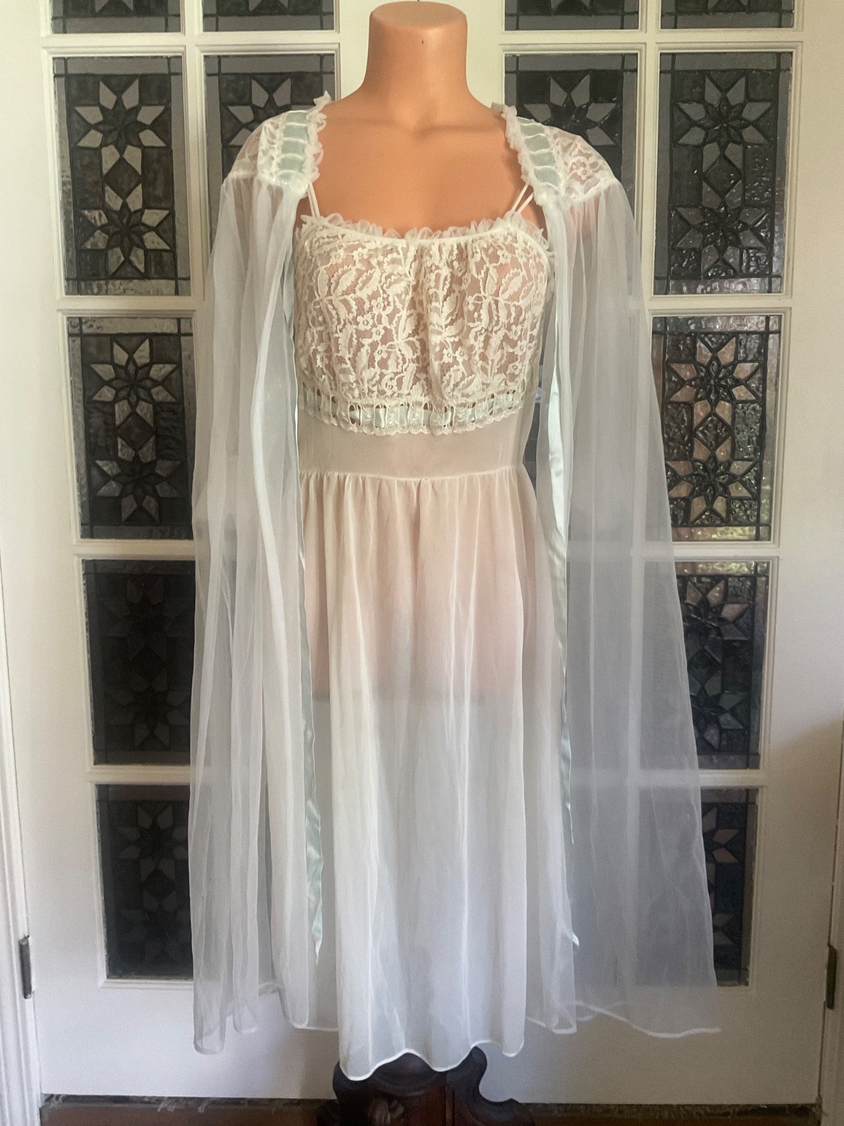Vtg. Peignoir Nightgown Robe Set Silky White Nylon Chiffon & Lace Sz. 34 USA