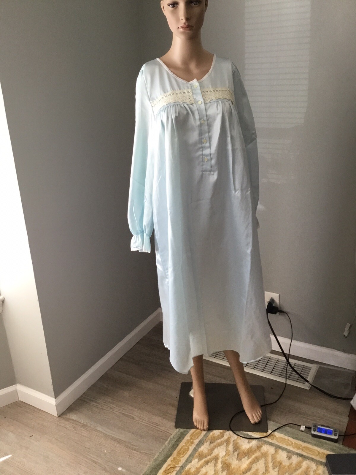 Nicole Vintage night gown Blue M USA poly cotton Blend Satin mid-calf