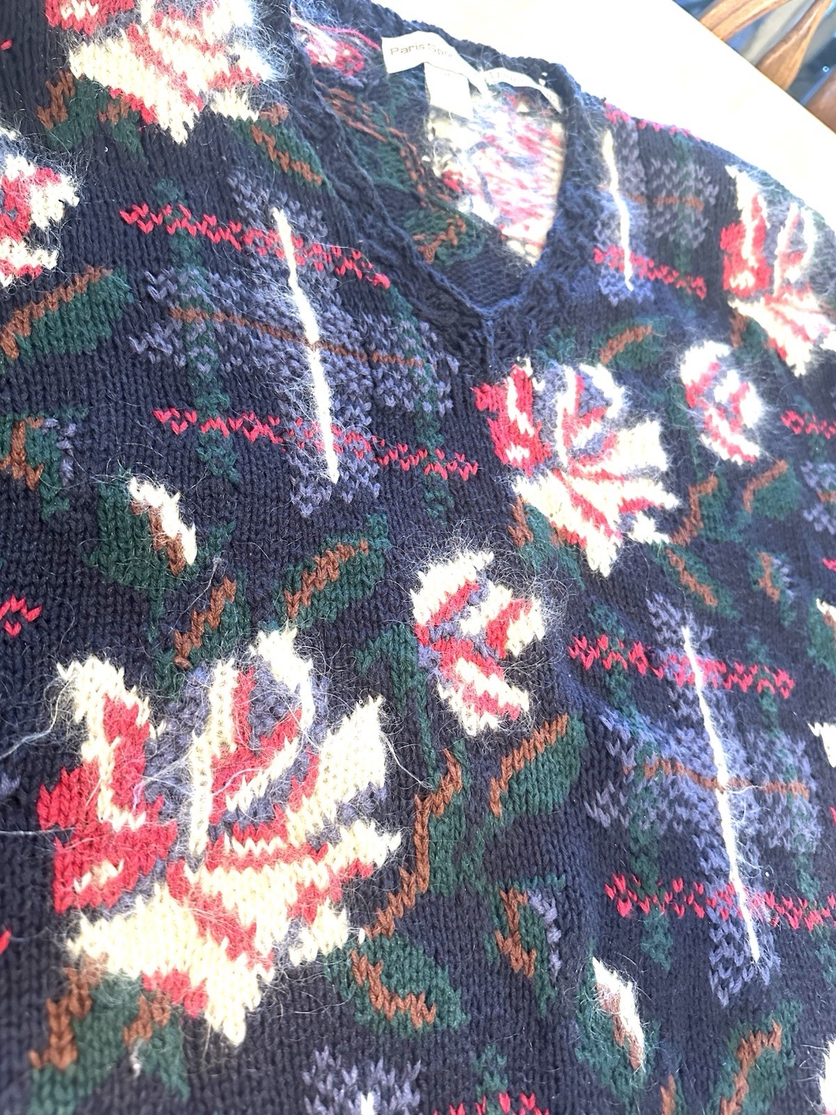 Vintage 80s Hand Knitted MOHAIR DESIGNER V-Neck Floral Sweater