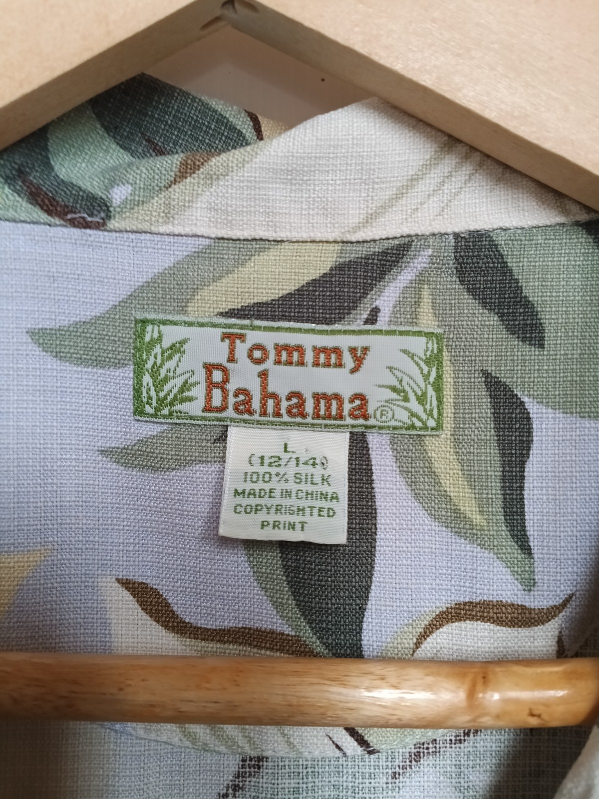 Vintage Tommy Bahama Hawaiian Button Up Shirt Women’s L (12/ 14) 100% Silk