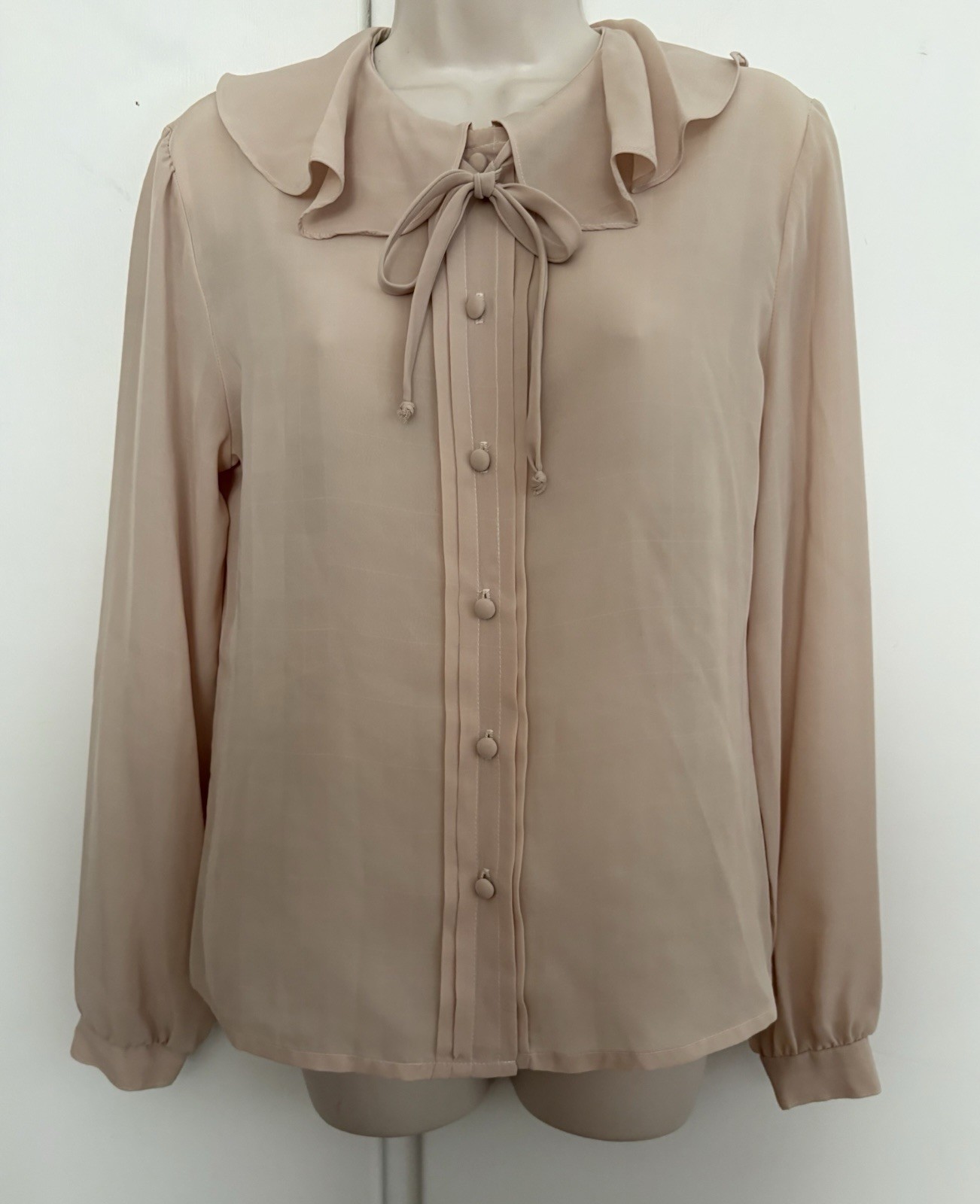 Flawless Vintage Sheer Beige Size Medium Jonathan Martin Button Up Blouse