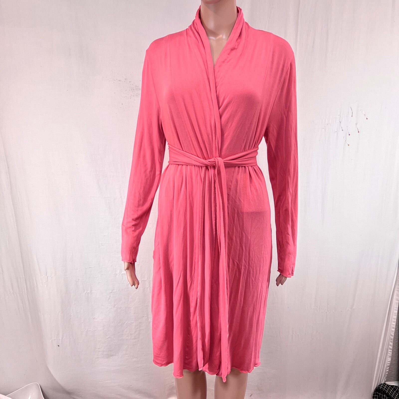 Arabella women’s Robe. Sz S. Rayon Spandex. Coral color. Long sleeves