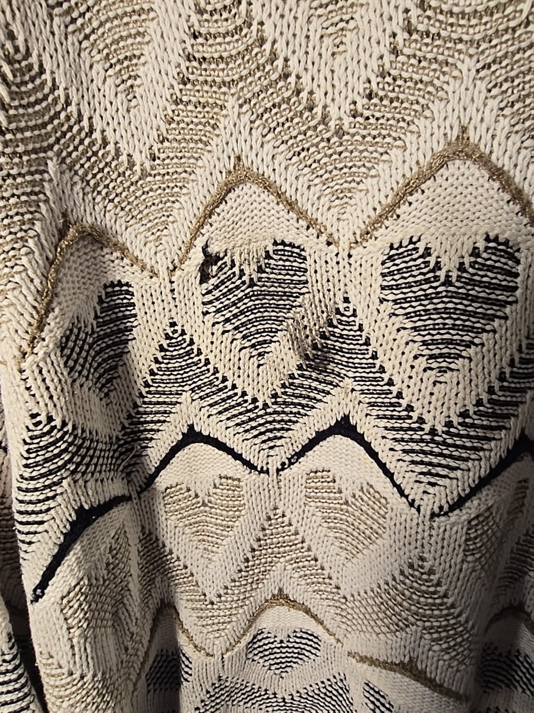 Vintage 80s Heart Knit Sweater Size XL Cream Gold & Black Distressed Pullover