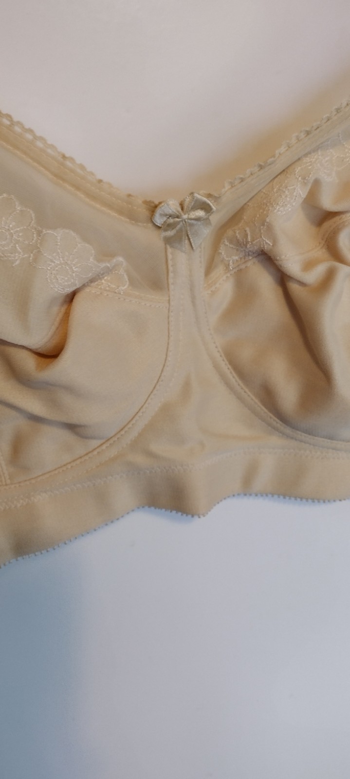 Vintage NWT Goddess Bra Size 40B-BEIGE Style 304 Soft Touch No Wire FULL COVER