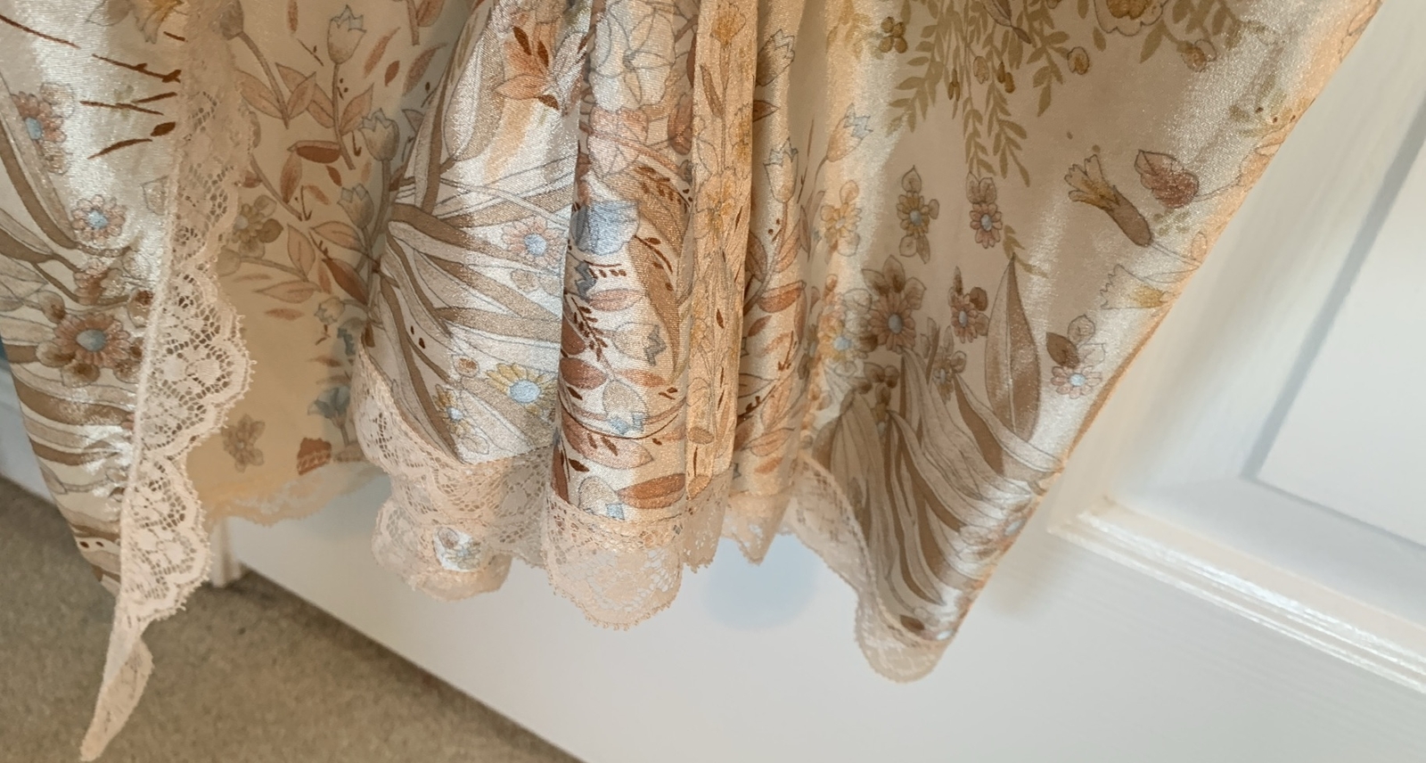 VTG 70s Lindsey Roscoe Farr East Silk Spaghetti Strap Lingerie Night Gown Sz S