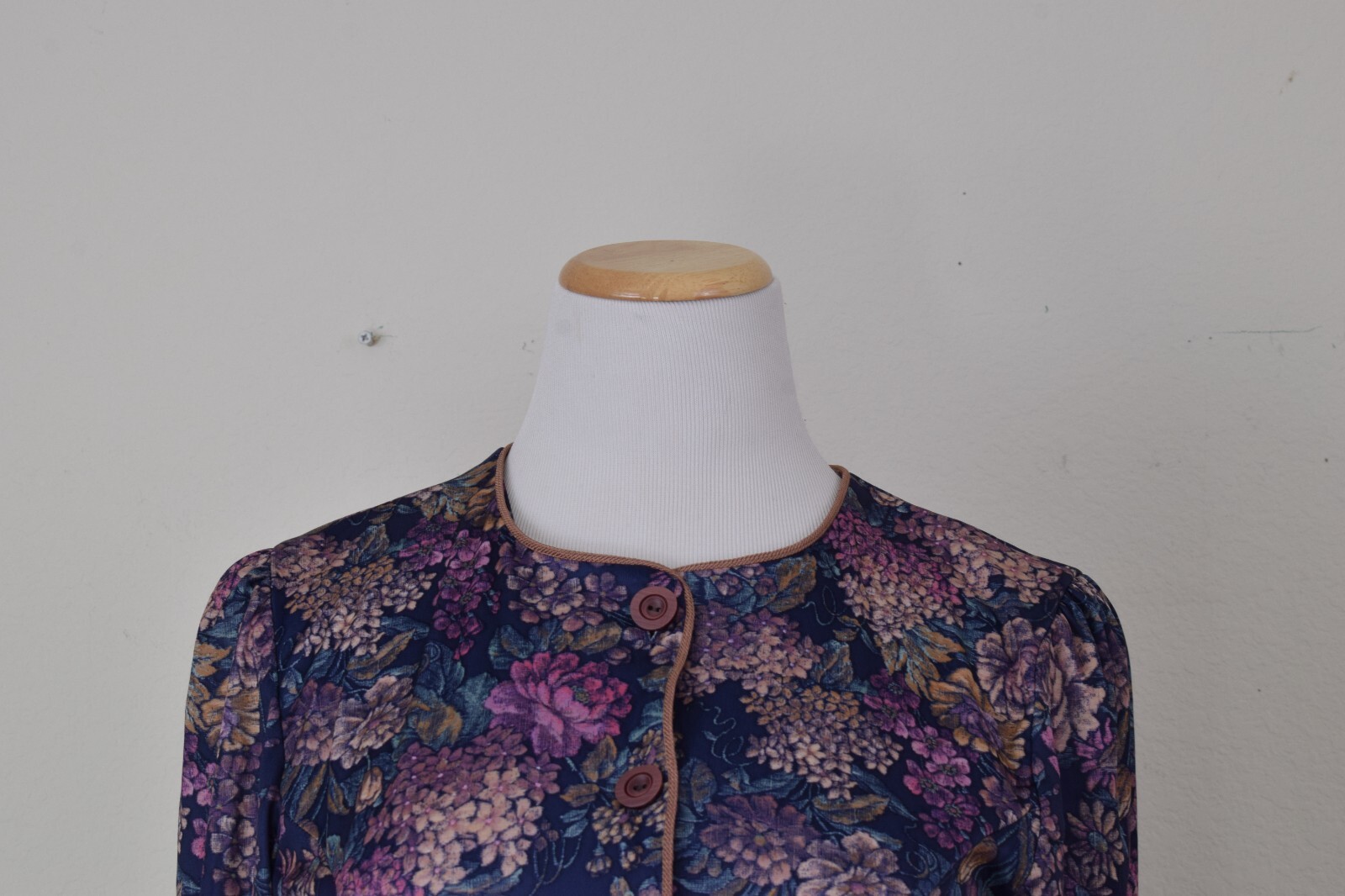 Vintage 80s Polyester Whirlaway Floral Print 3/4 Sleeve Button-up Blouse size 6P