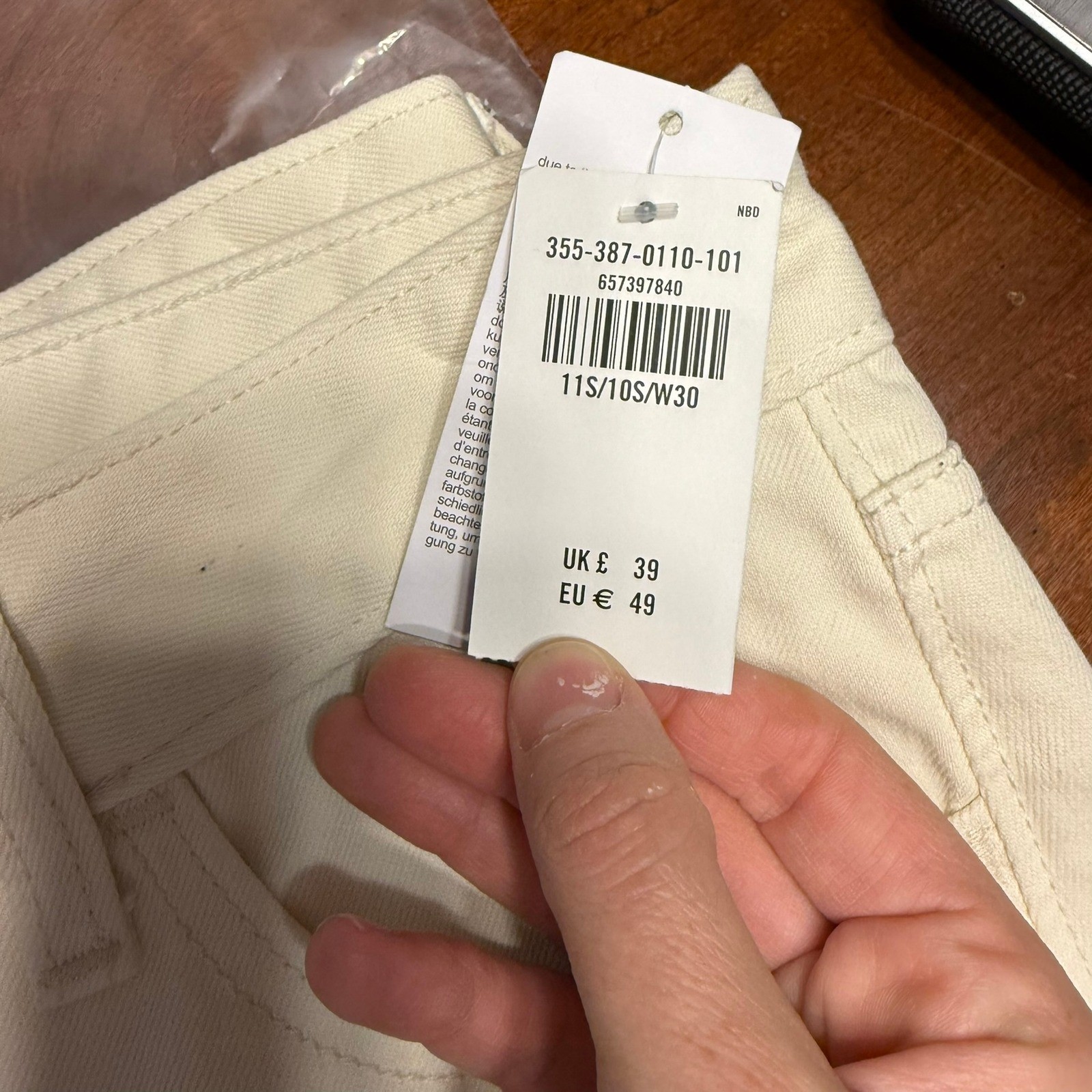 NWT Hollister Size 10S / W30S Ultra High Rise Baggy Jeans Cream Cotton 90’s y2k