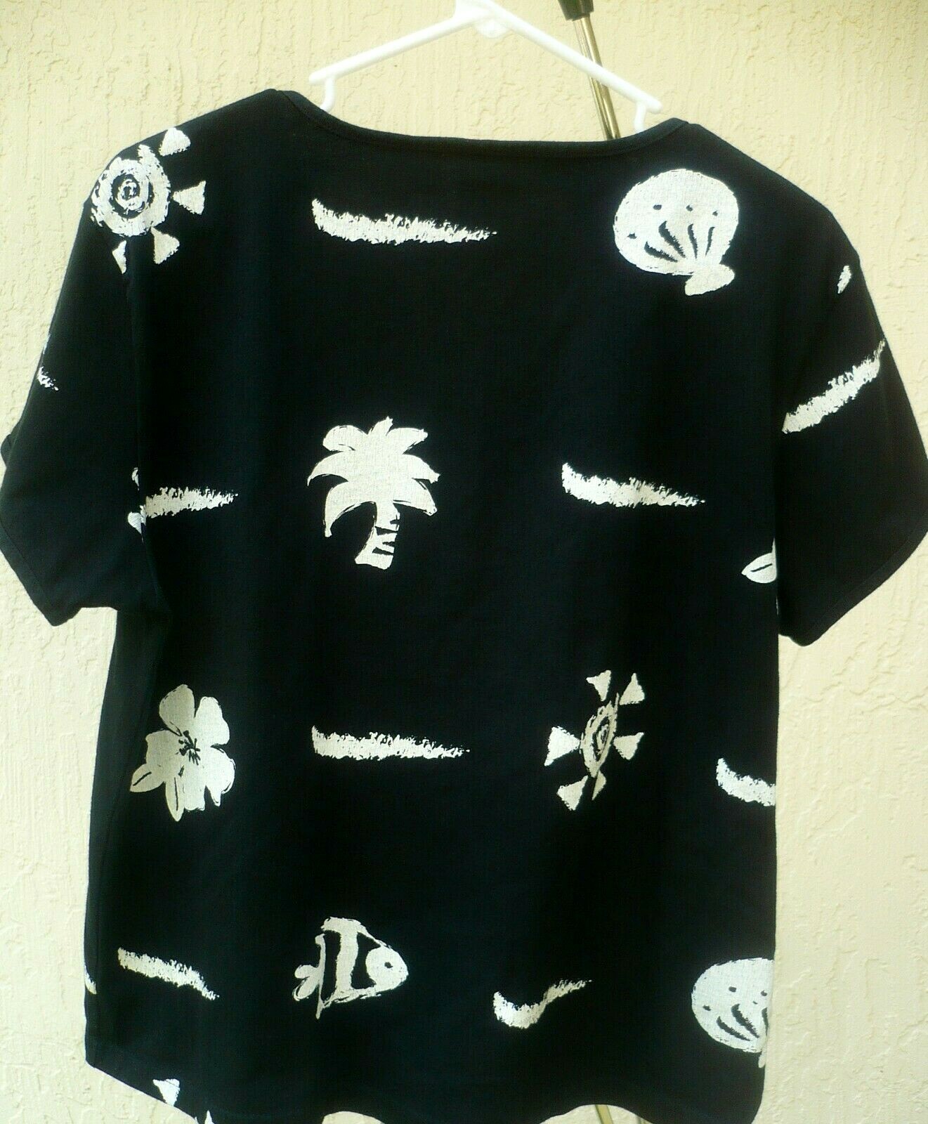 VTG RED GINGER FISH PAINT SEA L BLACK HEAVY KNIT TOP PAINTED SHELL TRAVEL WOMEN