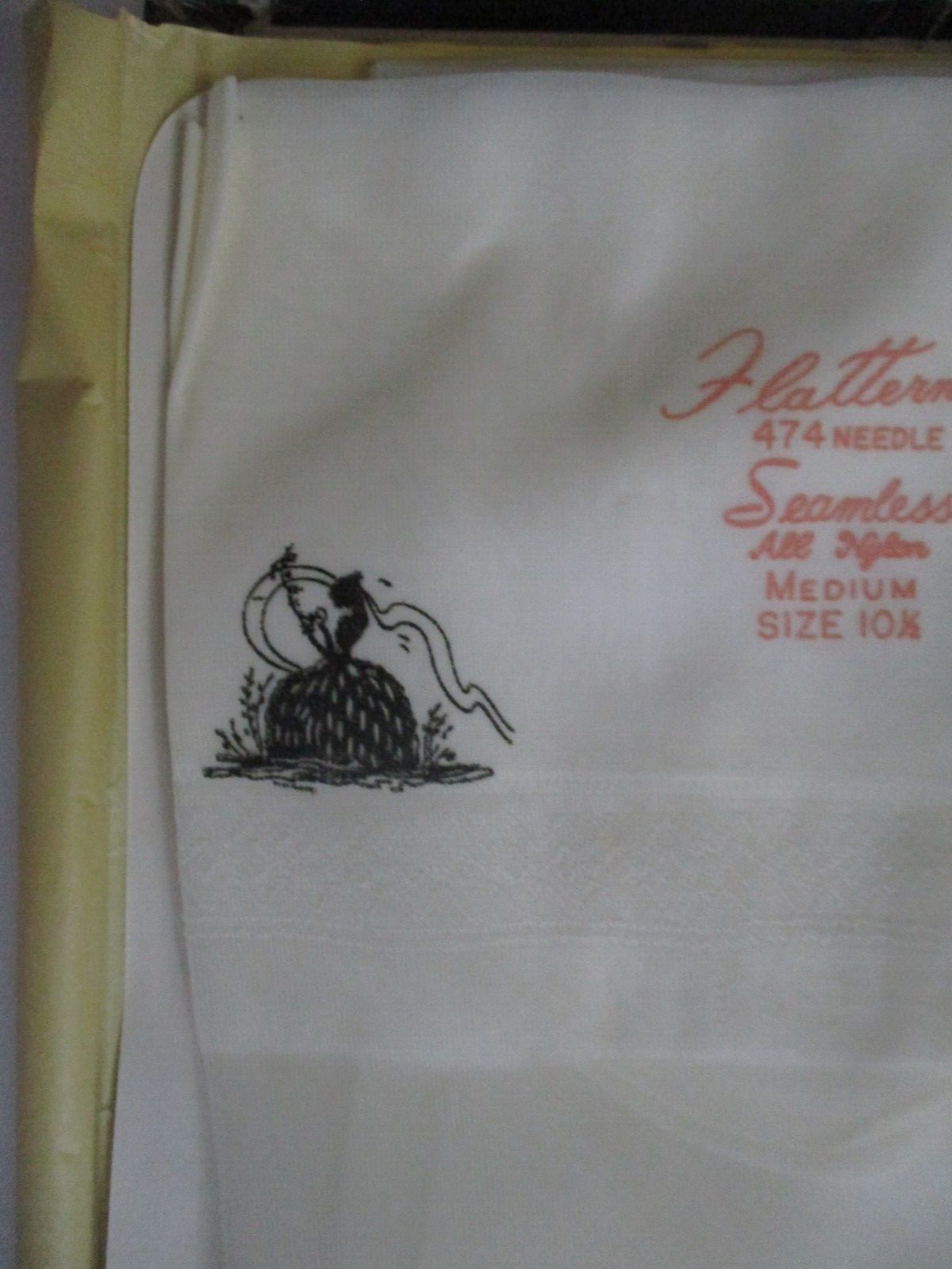 1PR VINTAGE FLATTERNIT RHT SHEER FLAT KNIT NYLON STOCKINGS SZ 10 1/2 LONG WHITE