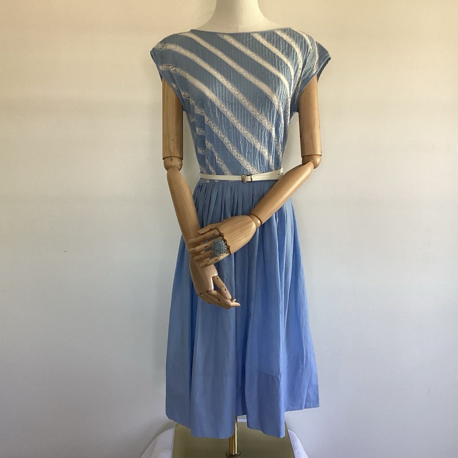 Vintage R & K Originals Blue and White Cap Sleeved Pleated A-Line Dress w/Lace