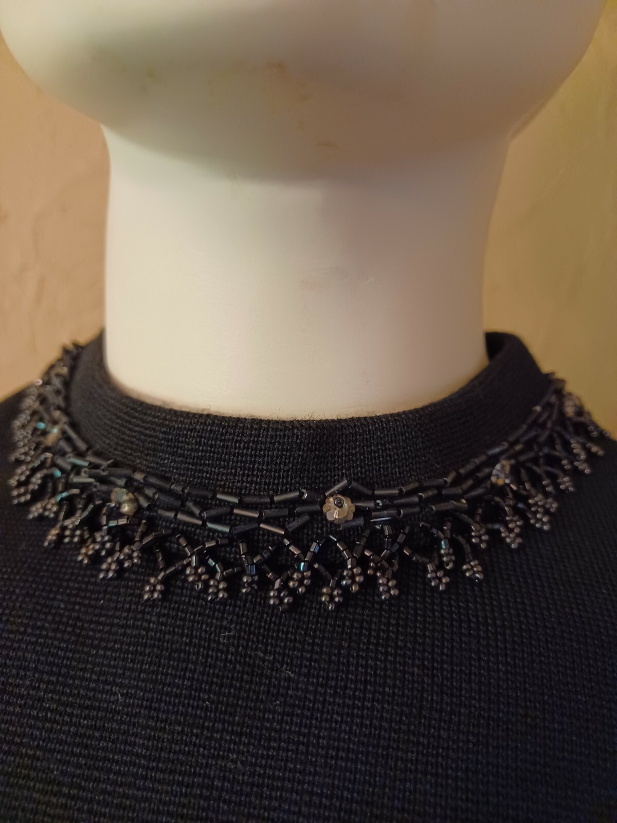 VTG 1960’s „Imperial” made in Hong Kong Black Wool with Beaded Neckline Dress 12