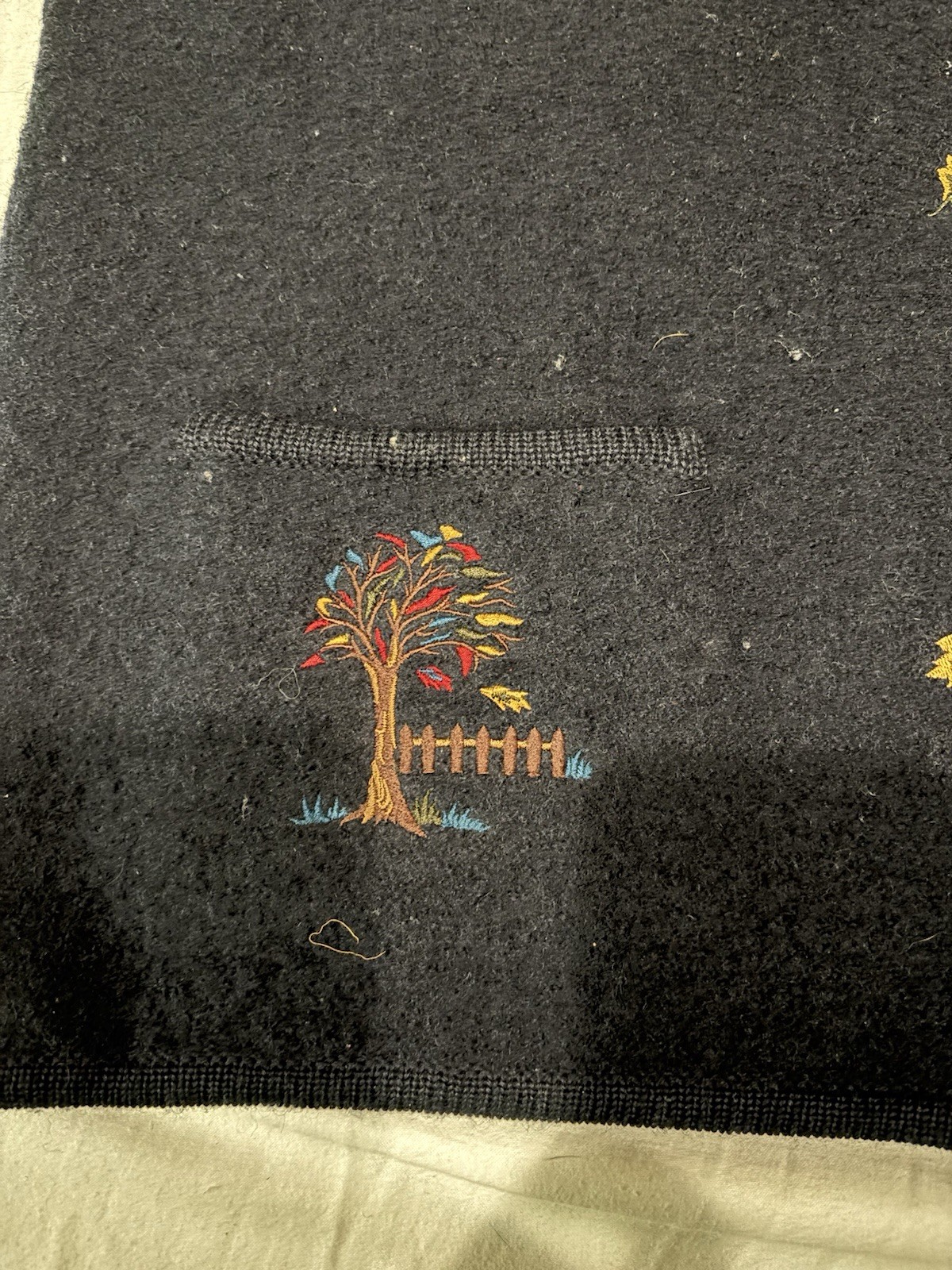 Vintage Chelsea Campbell Blue 100% Pure New Wool Vest Embroidered Size Large