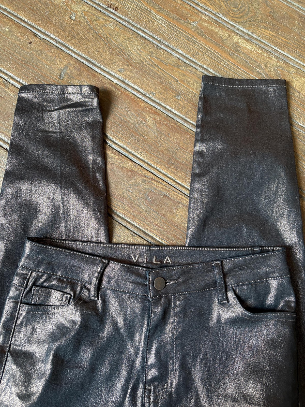 Metallic black skinny pants, Vintage Vila garment coated pants, Festive glitter