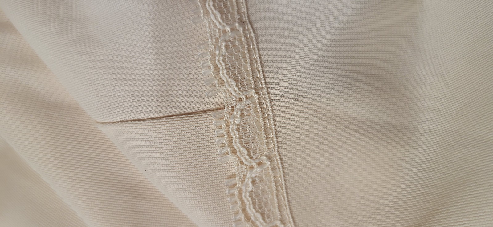 Vintage Women’s Slip with Elastic Waist by Vanity Fair Size S Pre-owned