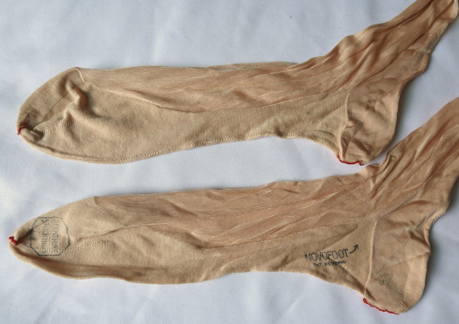 Worn Vtg Berkshire Novofoot Red Top Cuban SEAMED Keyhole FF STOCKINGS 10 31″