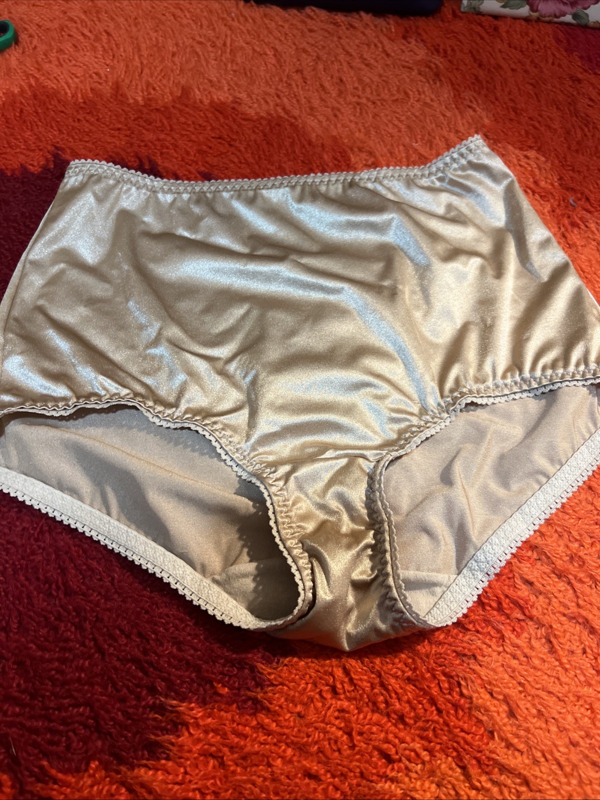 VTG Vanity Fair Panties Second Skin Glossy Satin Beige Nude 8 XL Mexico