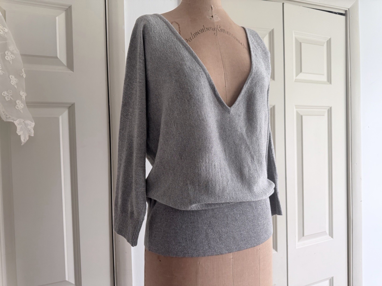 Vintage Y2K Open Back Glittery Silver Metallic Sweater New York & Co S/M