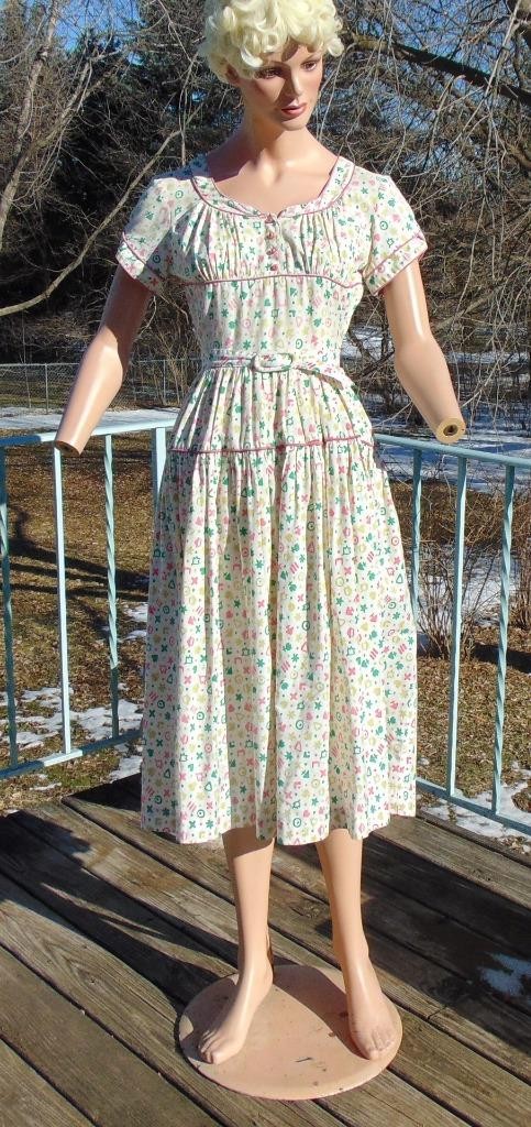 VTG 1950s Fun Novelty Print Cotton Dress 26W Bubble Gum Pink & Chartreuse