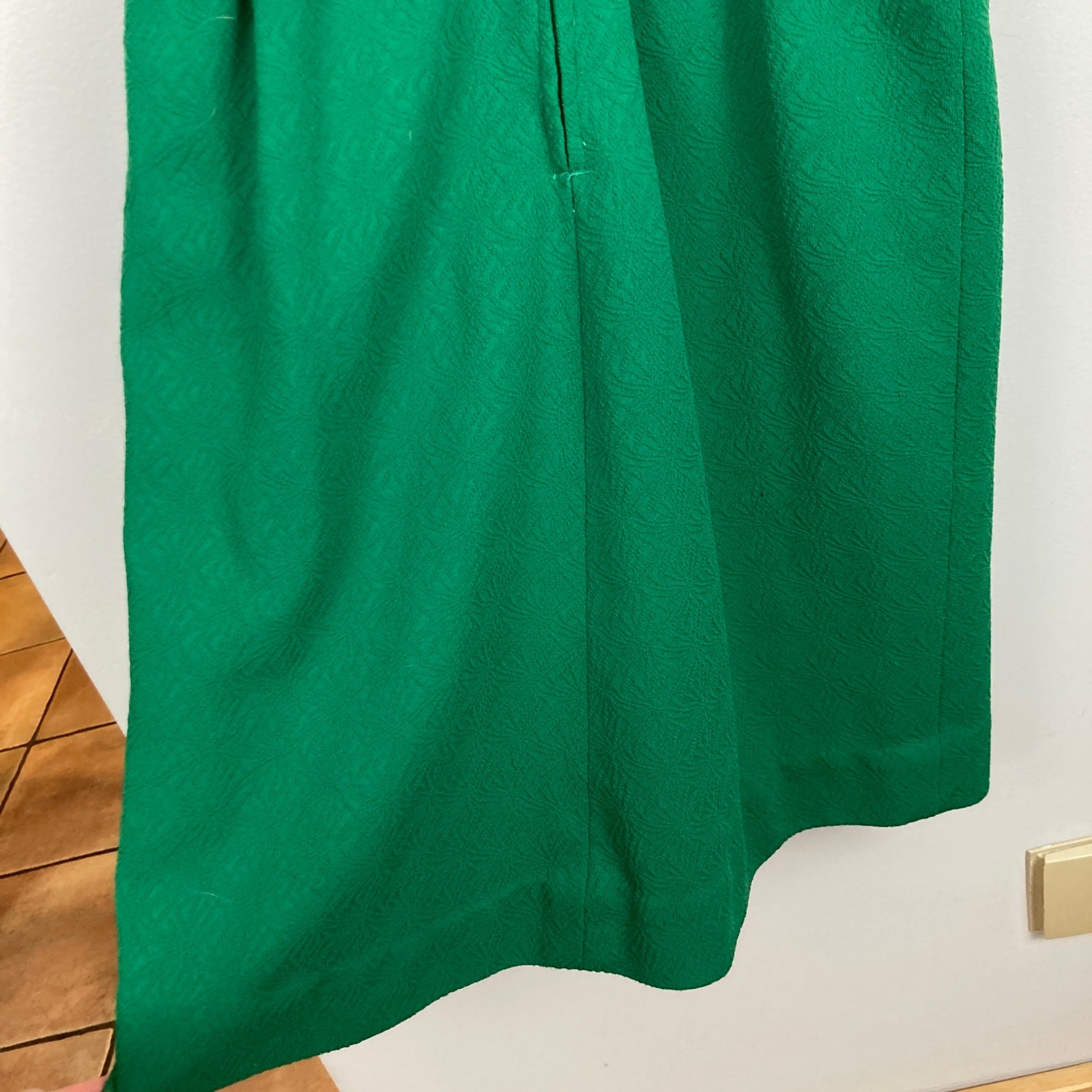 Vintage 60s Women Green Mod Mock Neck Textured Sheath Dress Size S MCM Mad Men