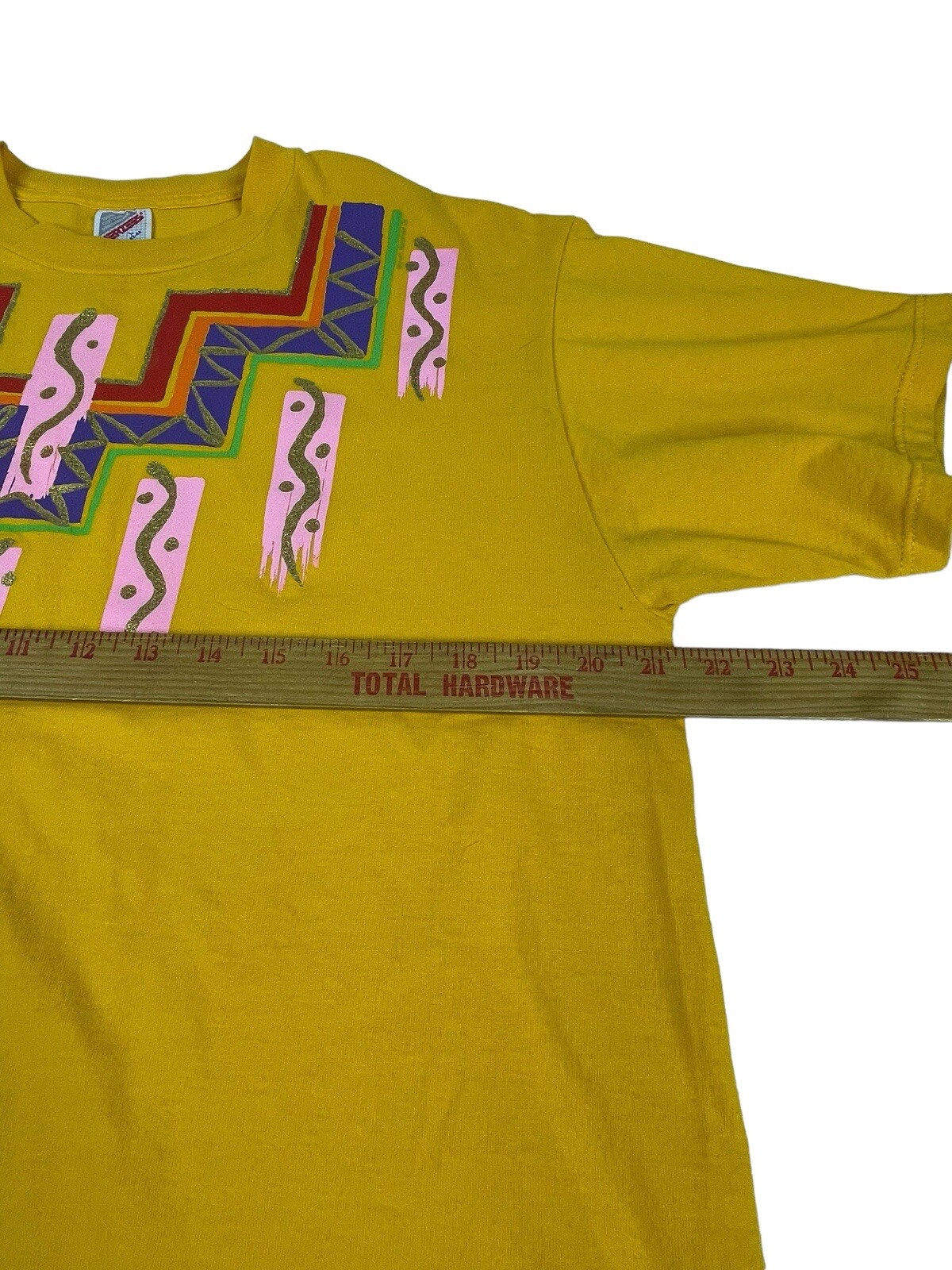 Bright Yellow 1980’s Print Jerzees Women’s T Shirt L 42-44 USA Colorful Glitter