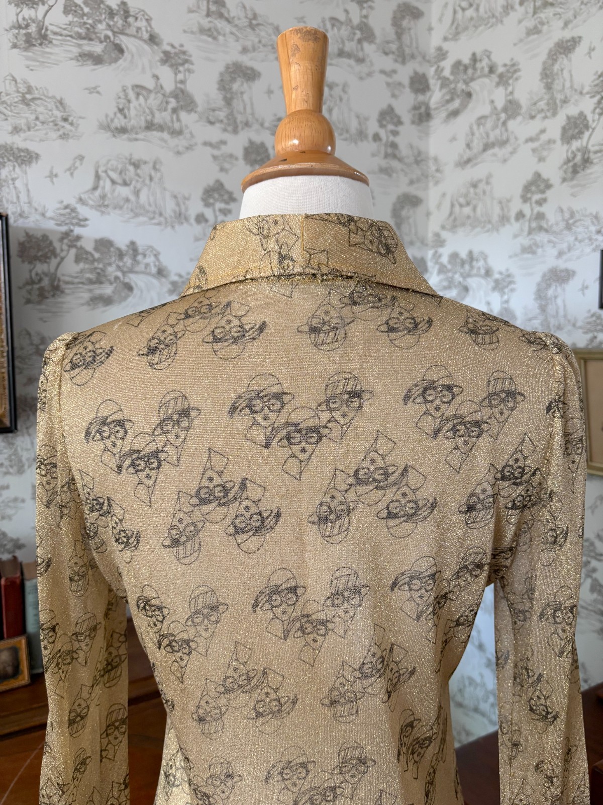 Vintage 70s LeRoy Knitwear Metallic Gold Button-Down Shirt: 1920s Print, Retro